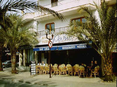 P011-026.jpg (66836 Byte)