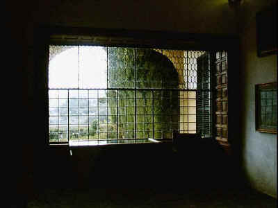 P011-011.jpg (28723 Byte)