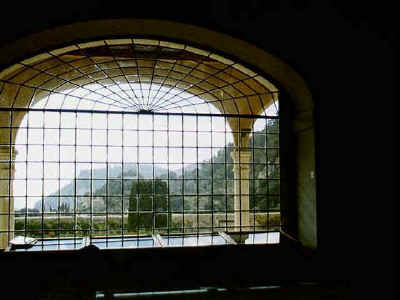 P011-012.jpg (37654 Byte)