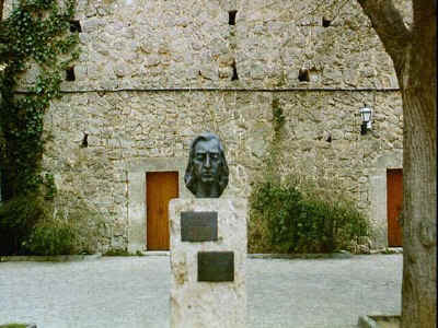 P011-017.jpg (62918 Byte)